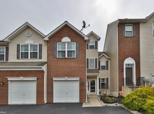 5212 Spring Ridge Dr, Macungie, PA 18062