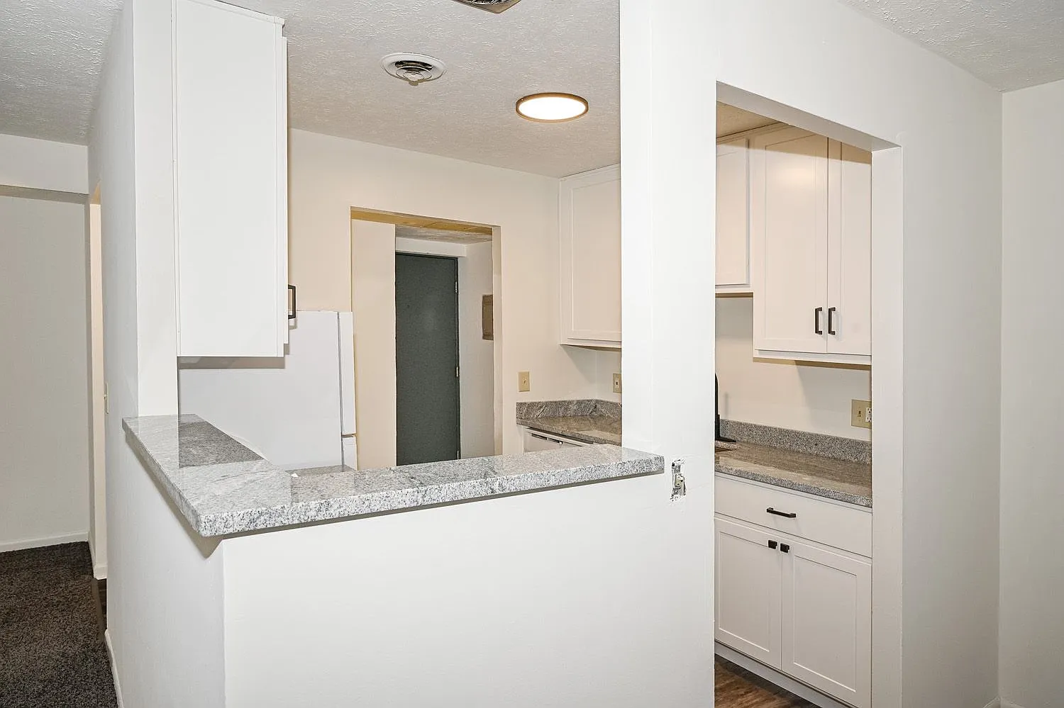 The Ridgeview Apartment — Photo 1