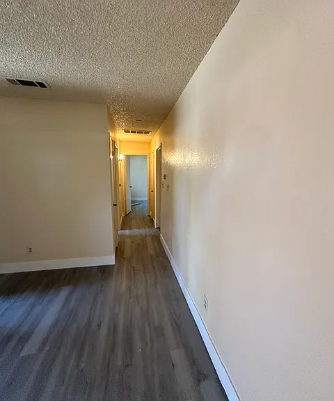 N Peach Ave — Photo 4