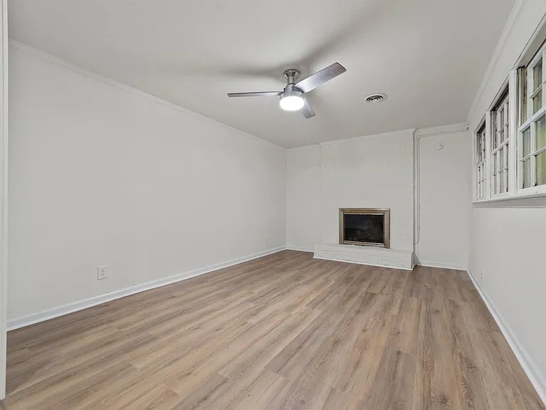 1304 Buckingham Rd — Photo 12