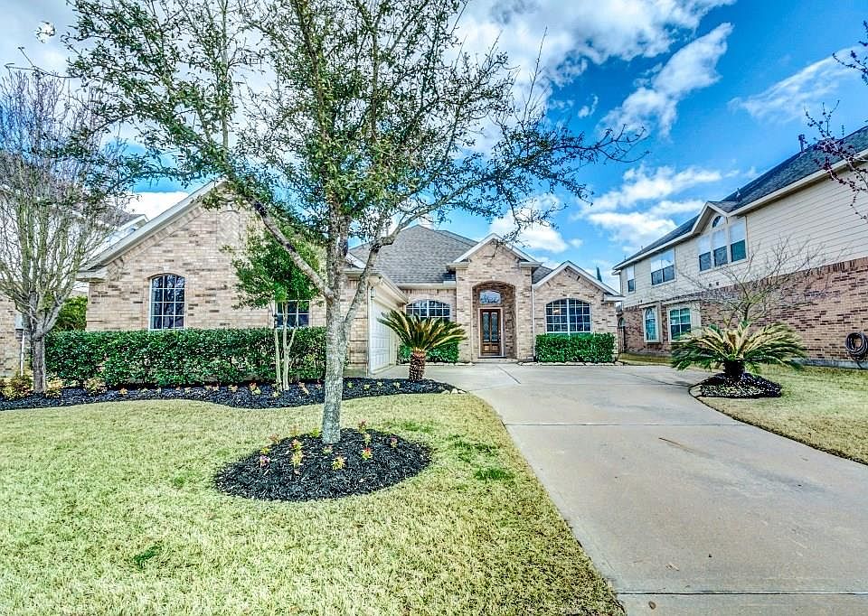 2nd image of 10226 Hahns Peak Dr