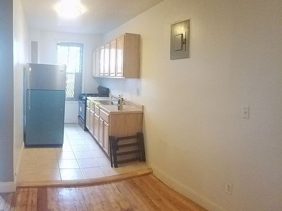 3rd image of 201 Linden Blvd APT E9