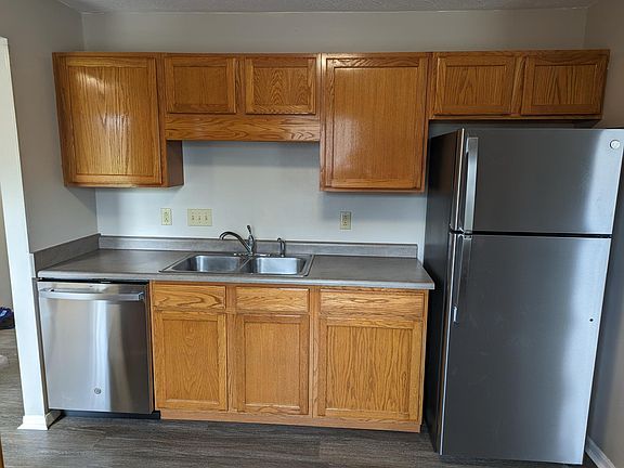 2nd image of 9195 Lewis Ave
