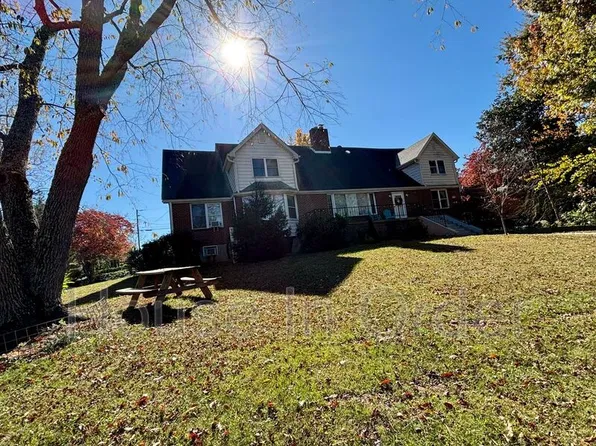 105 Lakewood Dr APT 4, Asheville, NC 28803