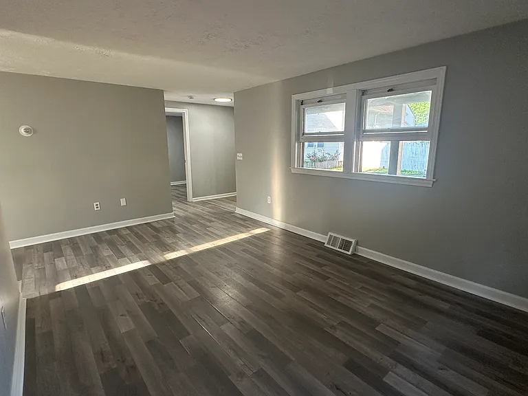27 Salem St #1 — Photo 2