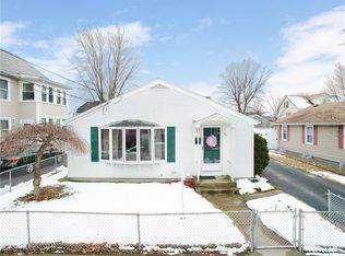 31 Riley St, Pawtucket, RI 02861