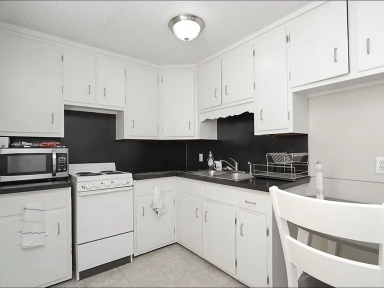 55 Fernwold St — Photo 4
