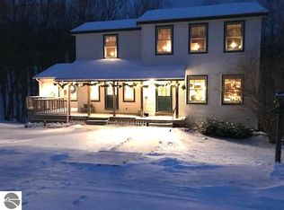 8633 N Carlson Rd, Northport, MI 49670