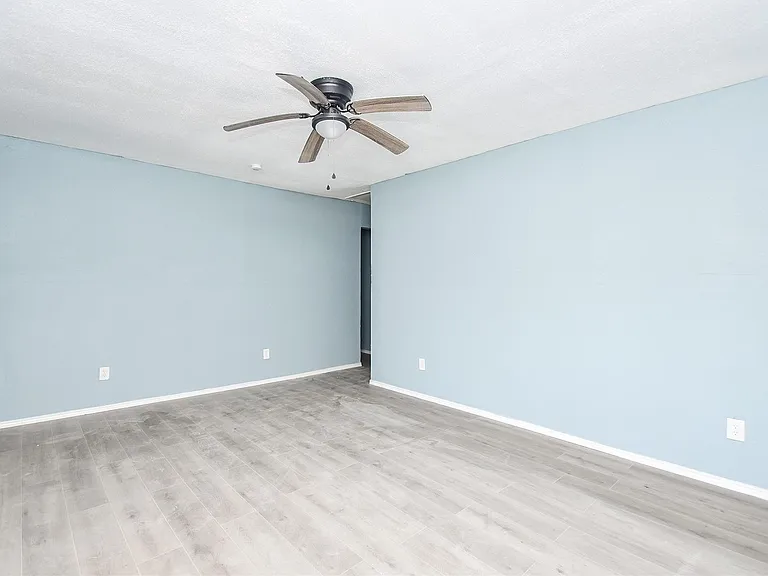 8321 Homewood Ln #C — Photo 10