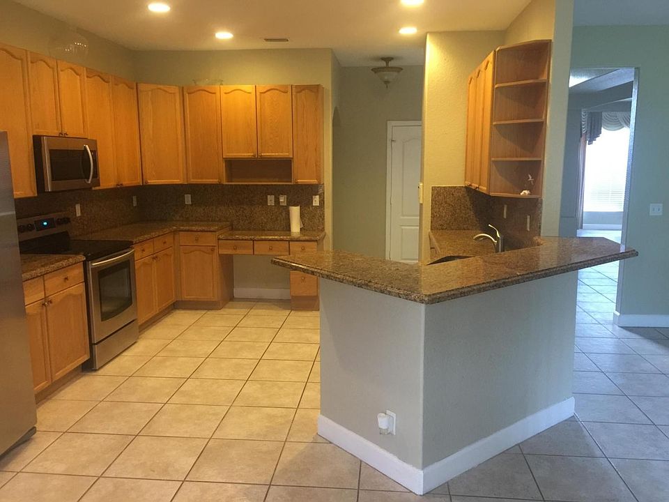 2nd image of 16030 Valencia Blvd