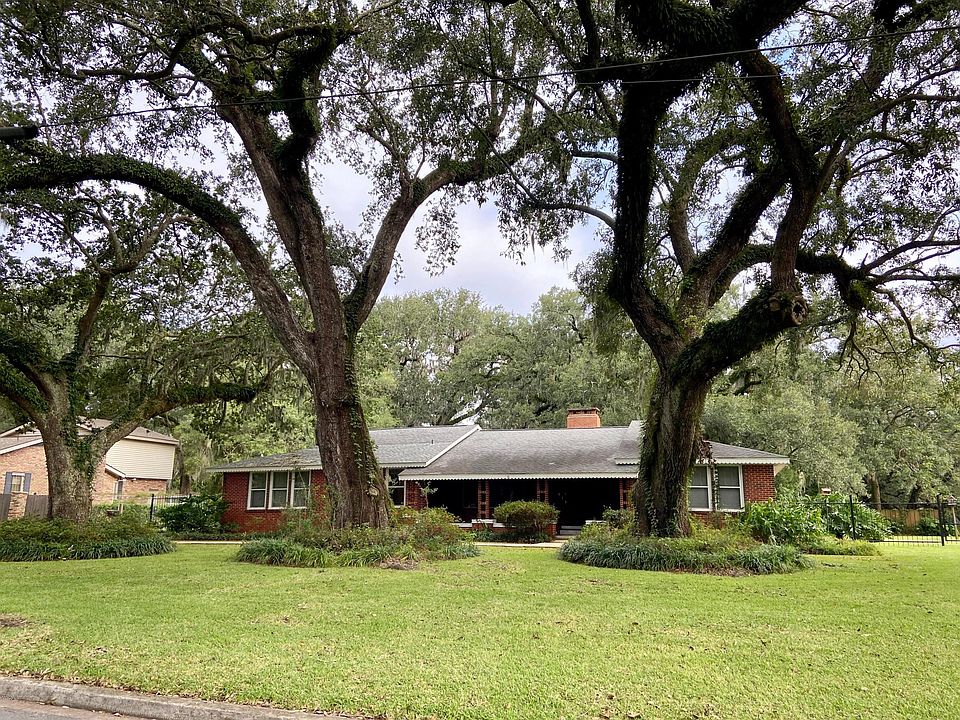1st image of 615 Lake Ave