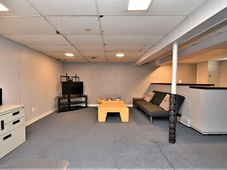 6718 Som Center Rd — Photo 24