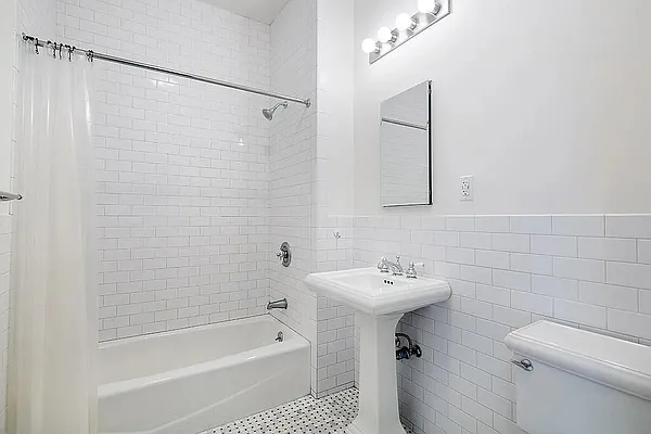 Rented by PL Realty | media 4