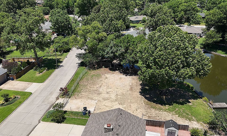 2nd image of 4515 E 37th Pl