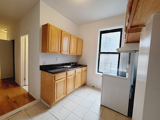 1st image of 49 E 17th St #218