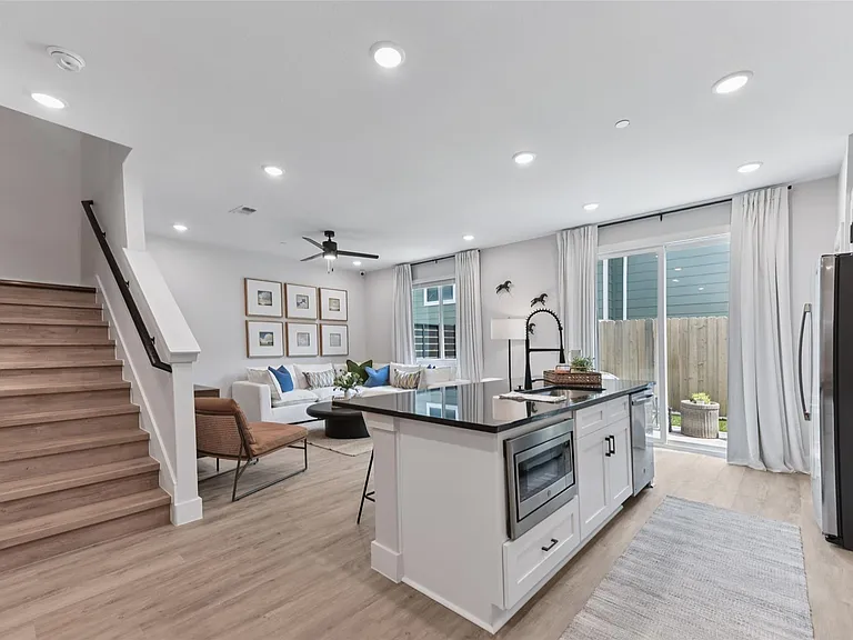 9304 Felix Sparke Dr — Photo 9