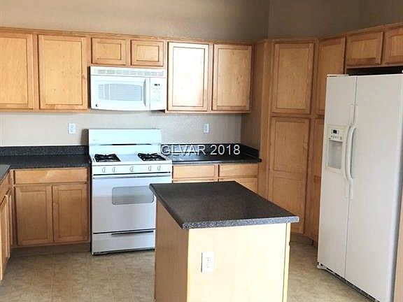 5th image of 706 Aloe Yucca Ave