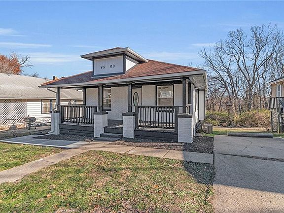 3rd image of 4509 Indiana Ave
