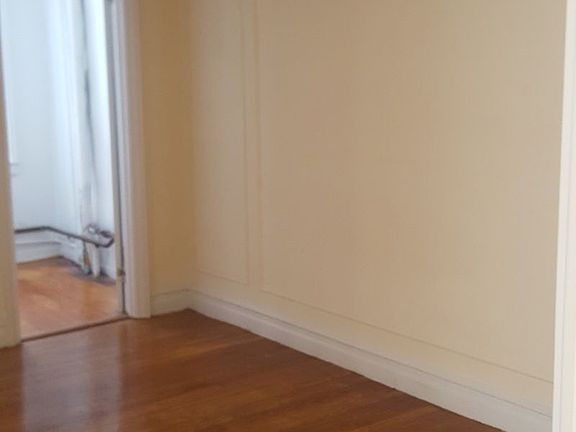 4th image of 55 Tiemann Pl APT 31