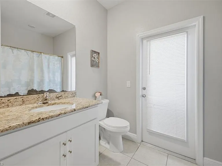 1025 NW 7th Pl — Photo 17