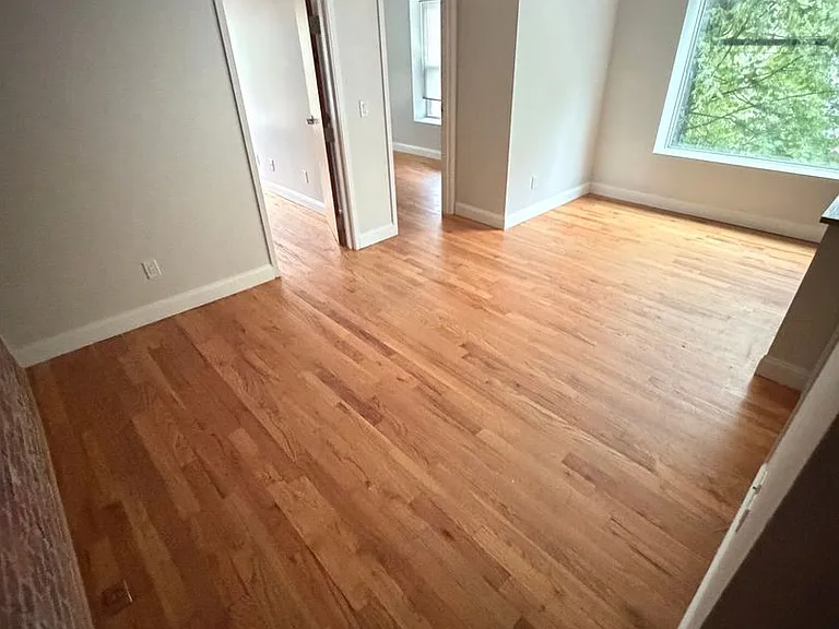 555 Winchester Ave — Photo 7