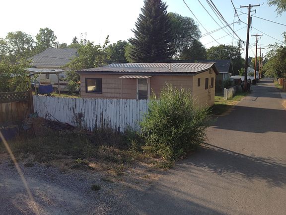 624 sq ft rental on same lot