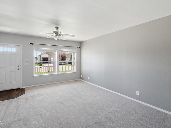 5th image of 809 40th St E
