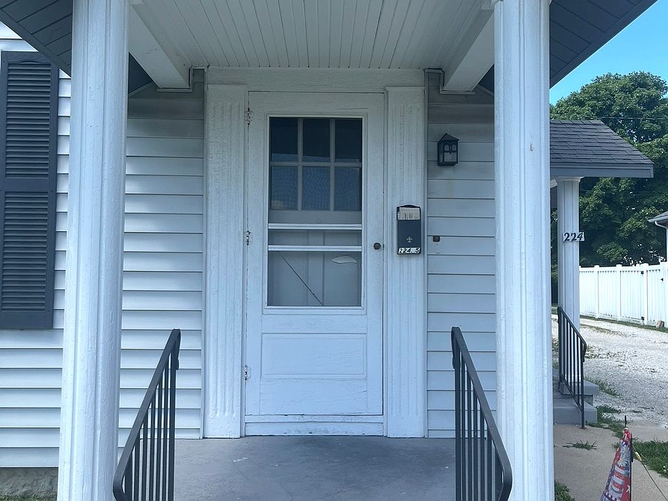 1st image of 224 W Washington St #1/2