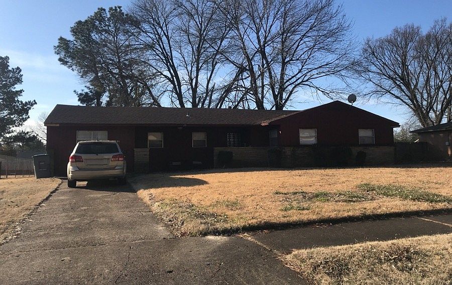 1st image of 171 Jeanne Dr