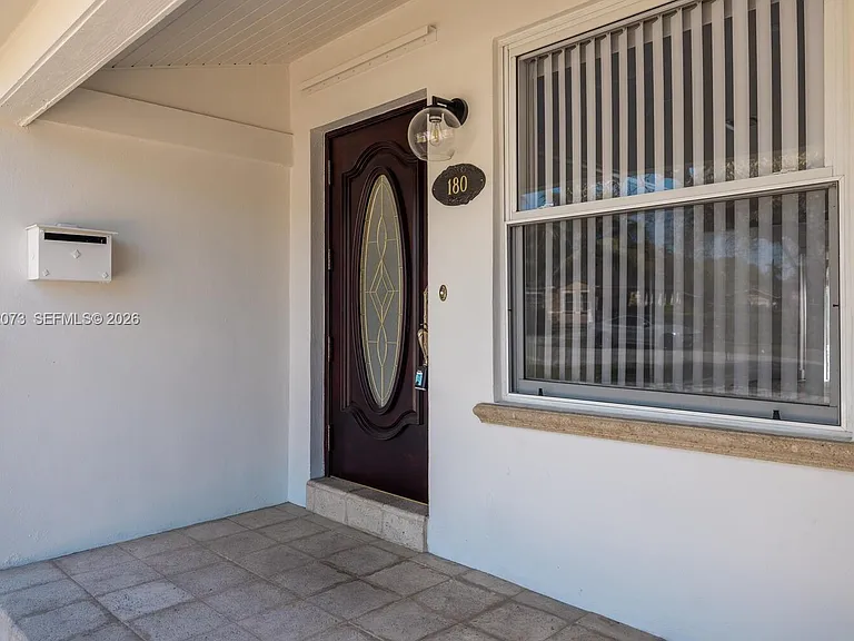180 Carlisle Dr — Photo 7