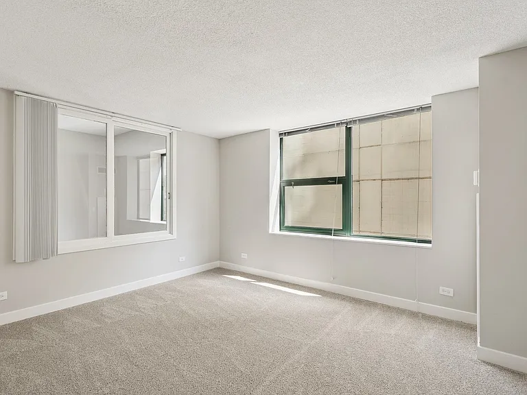 West77 Apartments — Photo 57