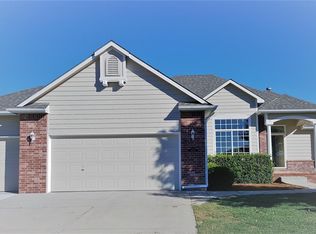 14322 E Twinlake Dr, Wichita, KS 67230