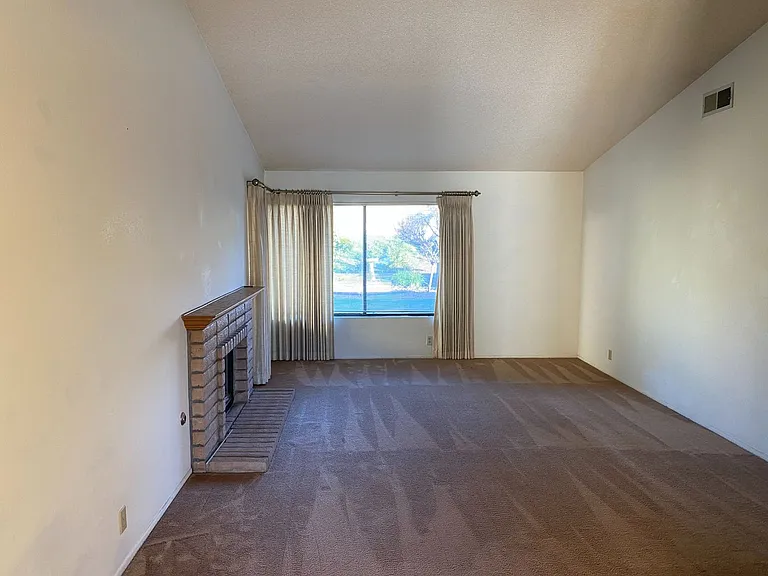 13826 Christian Barrett Dr — Photo 5