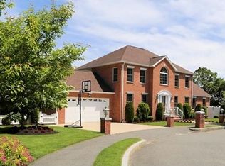 6 Lisa Ln, Saugus, MA 01906