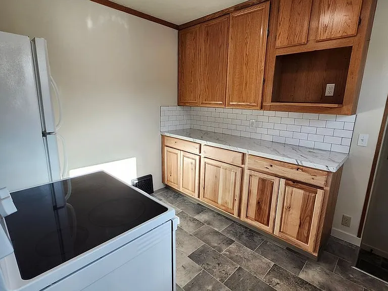 1500 Thayer Dr — Photo 9