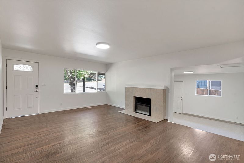 4th image of 11229 29th Avenue SW
