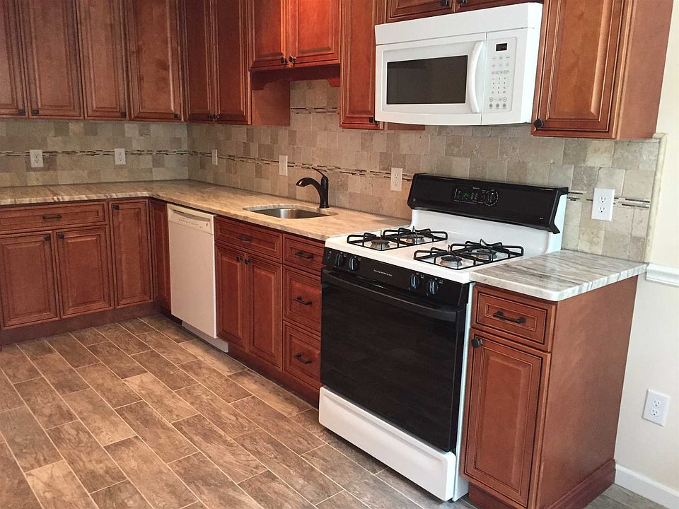 1st image of 61 Sterling Pl
