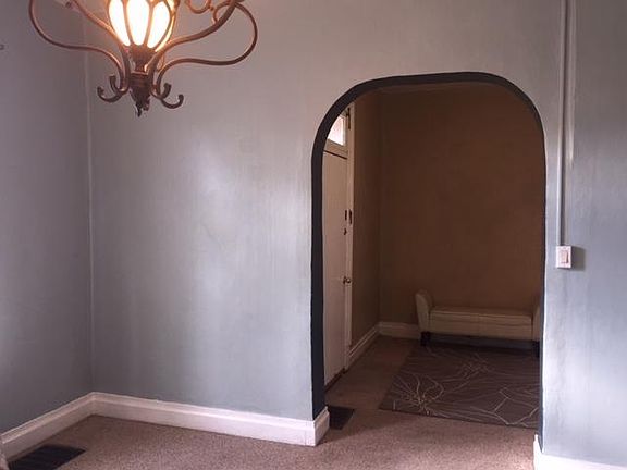 4th image of 717 S Park St