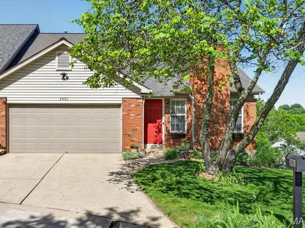 2401 Balaji Ct, Ballwin, MO 63011