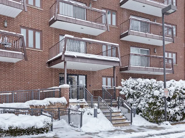 300 E Dundee Rd APT 309A, Buffalo Grove, IL 60089