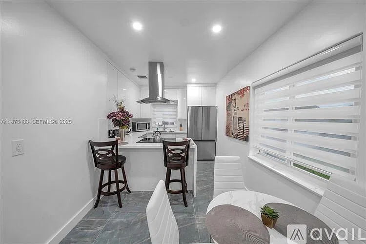 2 bed, 1.0 bath, $2,700 — Photo 3