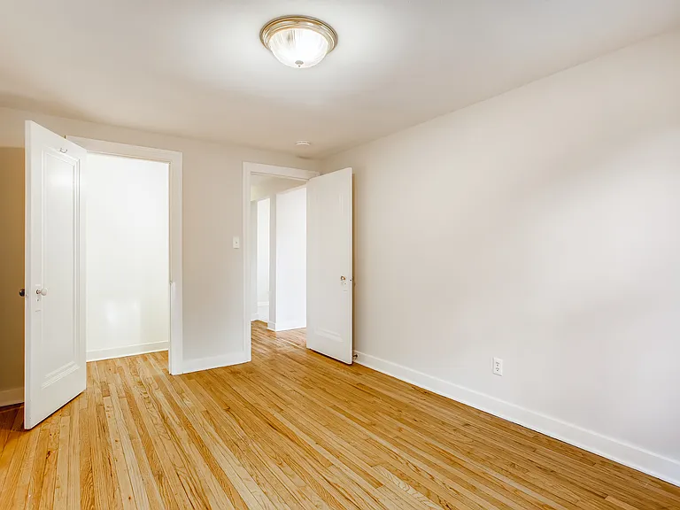 1302 W State St #1N — Photo 9