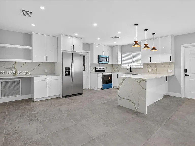 1320 SE 10th St — Photo 7