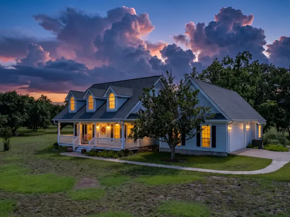 416 CATTAIL RD, Leakey, TX 78873