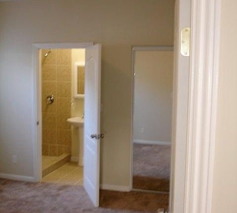 5th image of 8752 Darby Ave