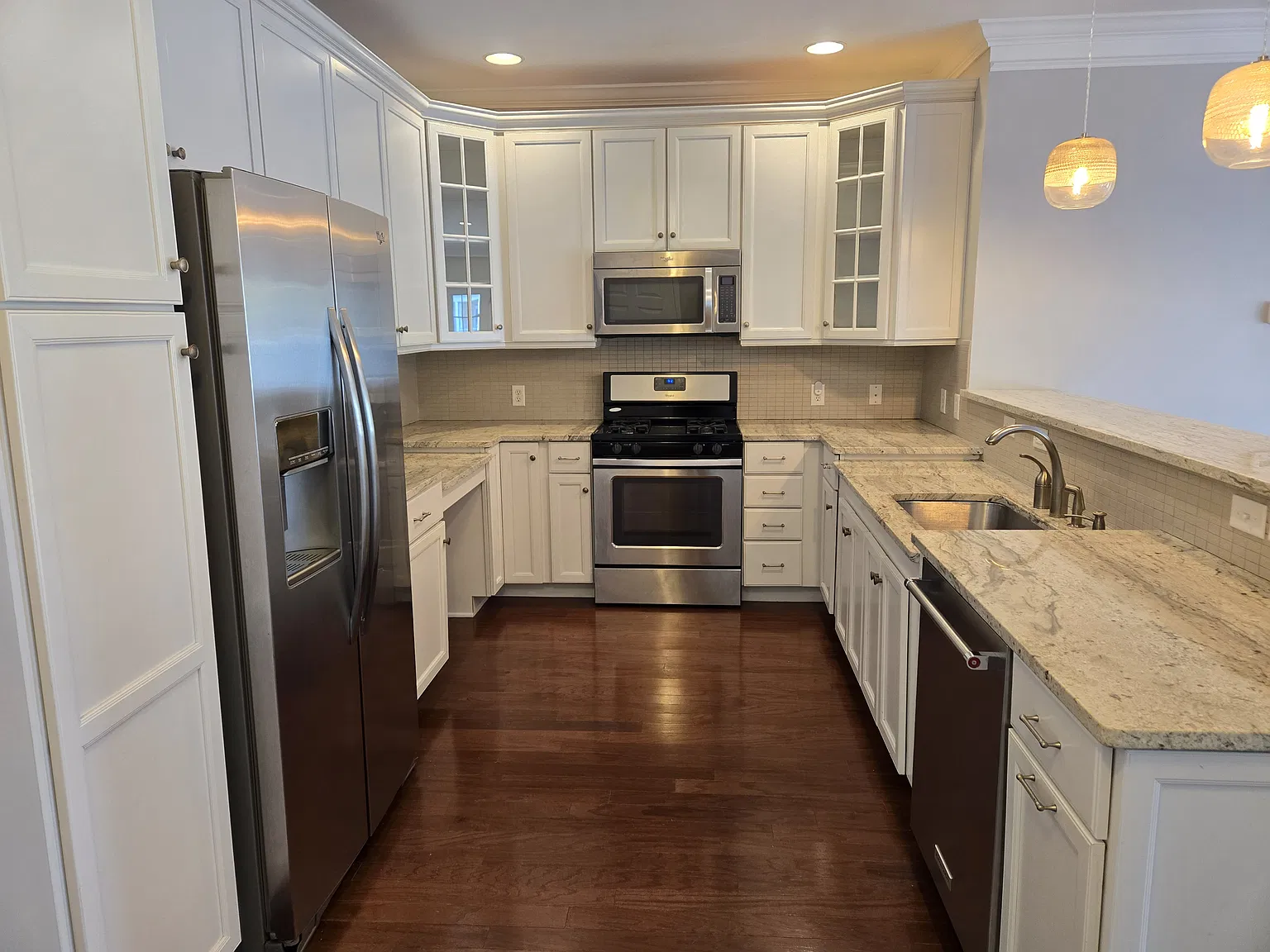 213 Center Meadow Ln — Photo 3