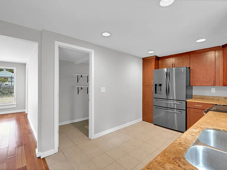 1021 NE 175th St — Photo 13