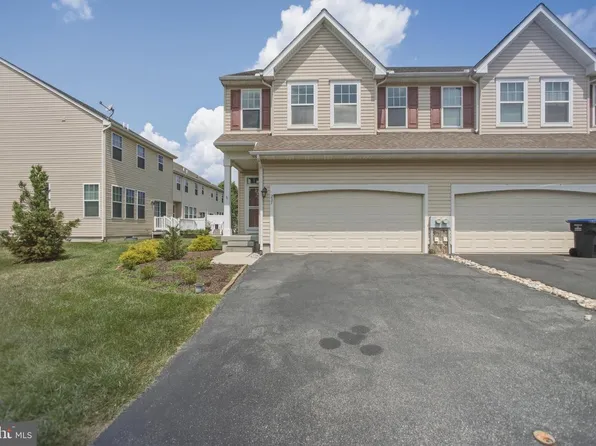 237 Mullen Dr, Avondale, PA 19311