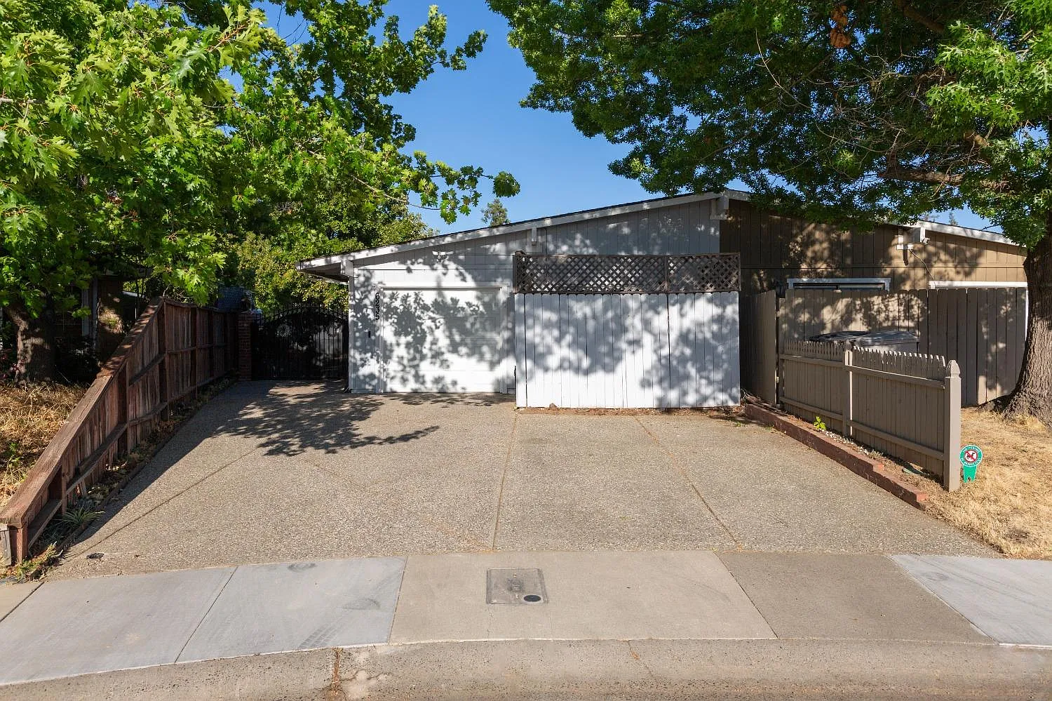6235 Bobbiwood Way photo 1
