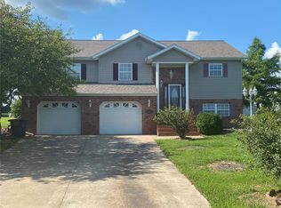 1303 W Cloverfield, Greenville, IL 62246